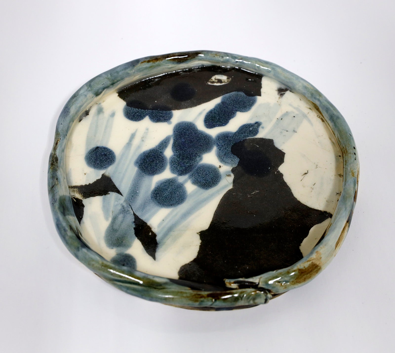 Sculpture “Grey Abstract Round Plate” by Dina Egar.