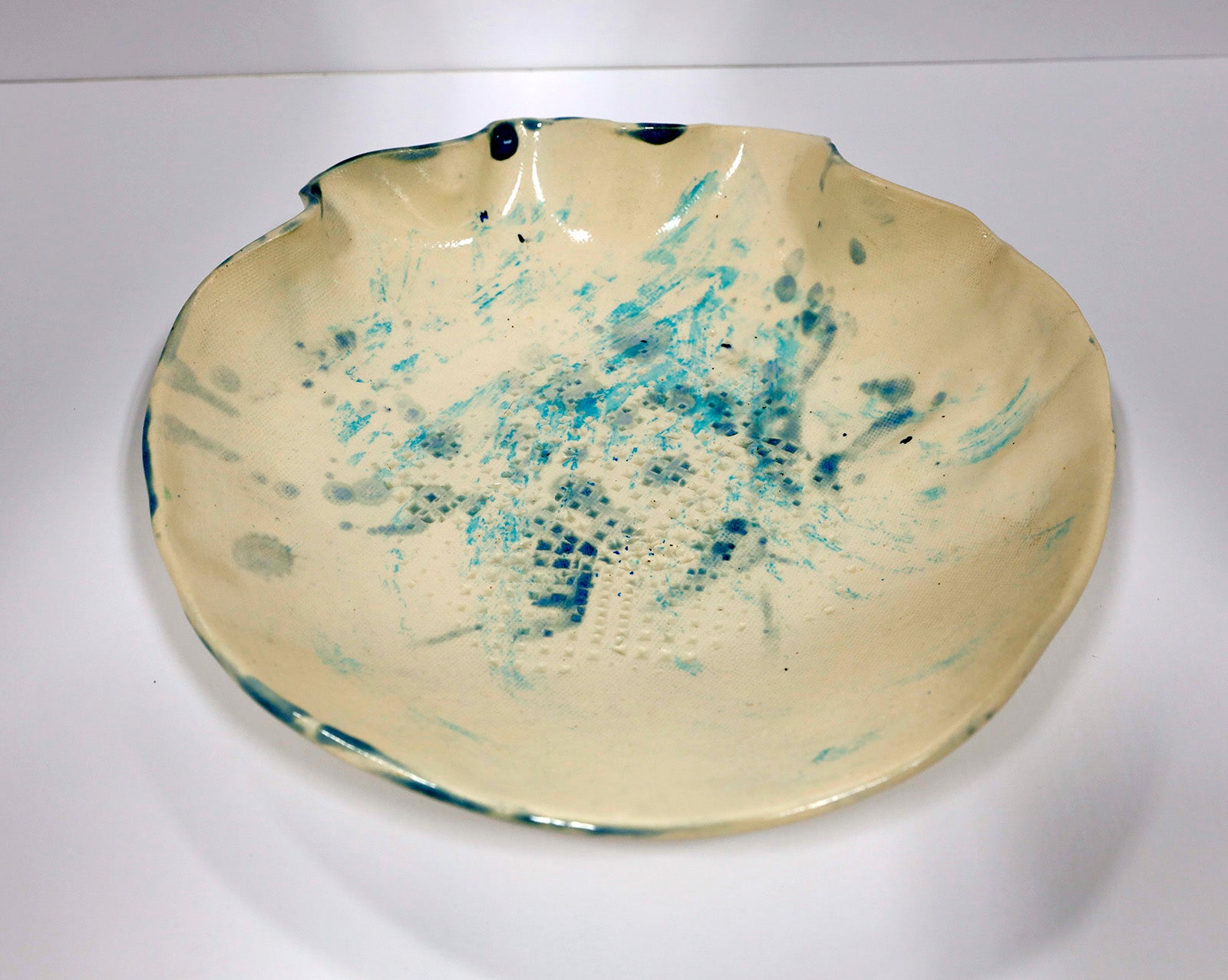 Sculpture “Cream Seafoam Shell Dish” by Dina Egar.