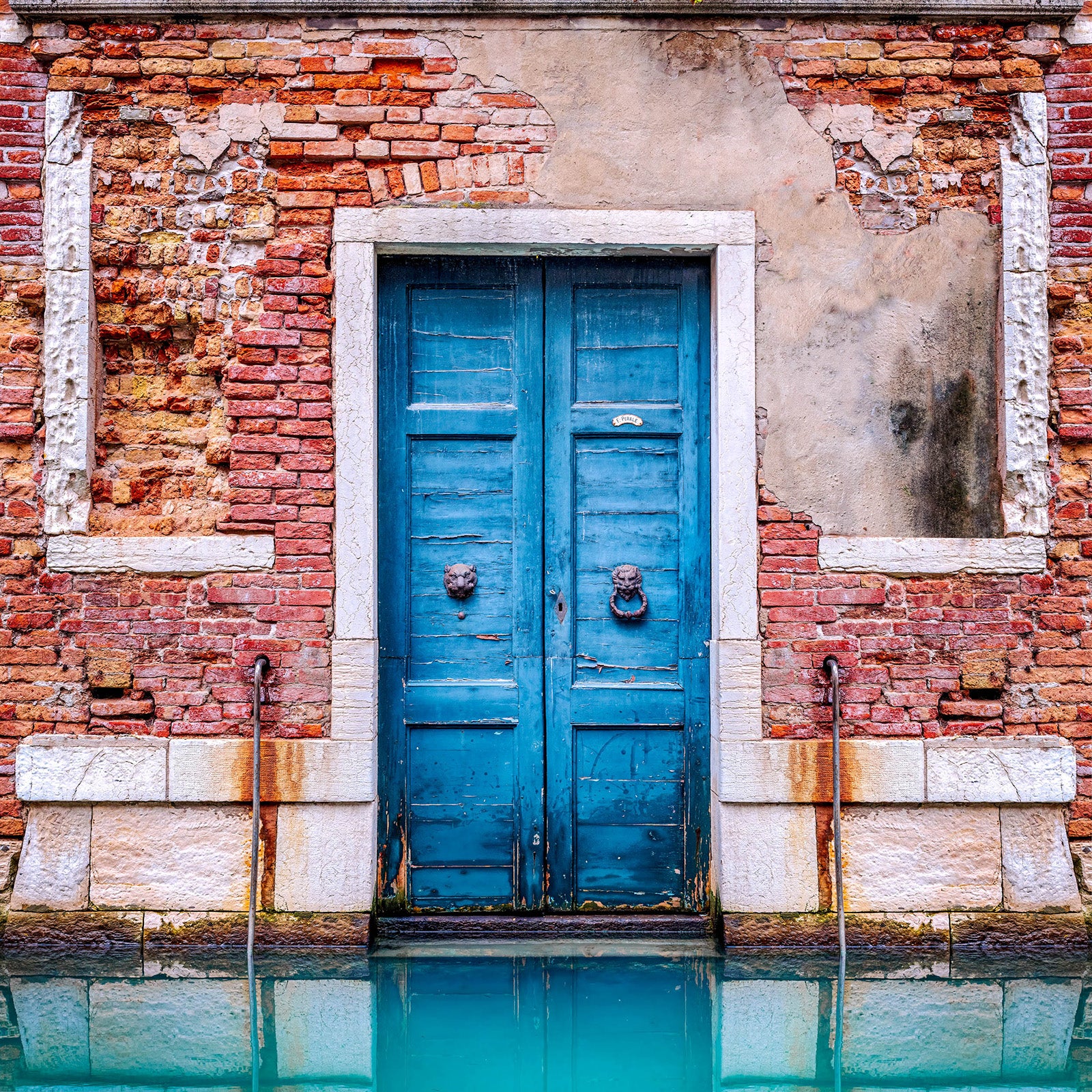 Architecture “Carmina Burano” by Phil Carriere – photography with resin on brushed aluminum.
