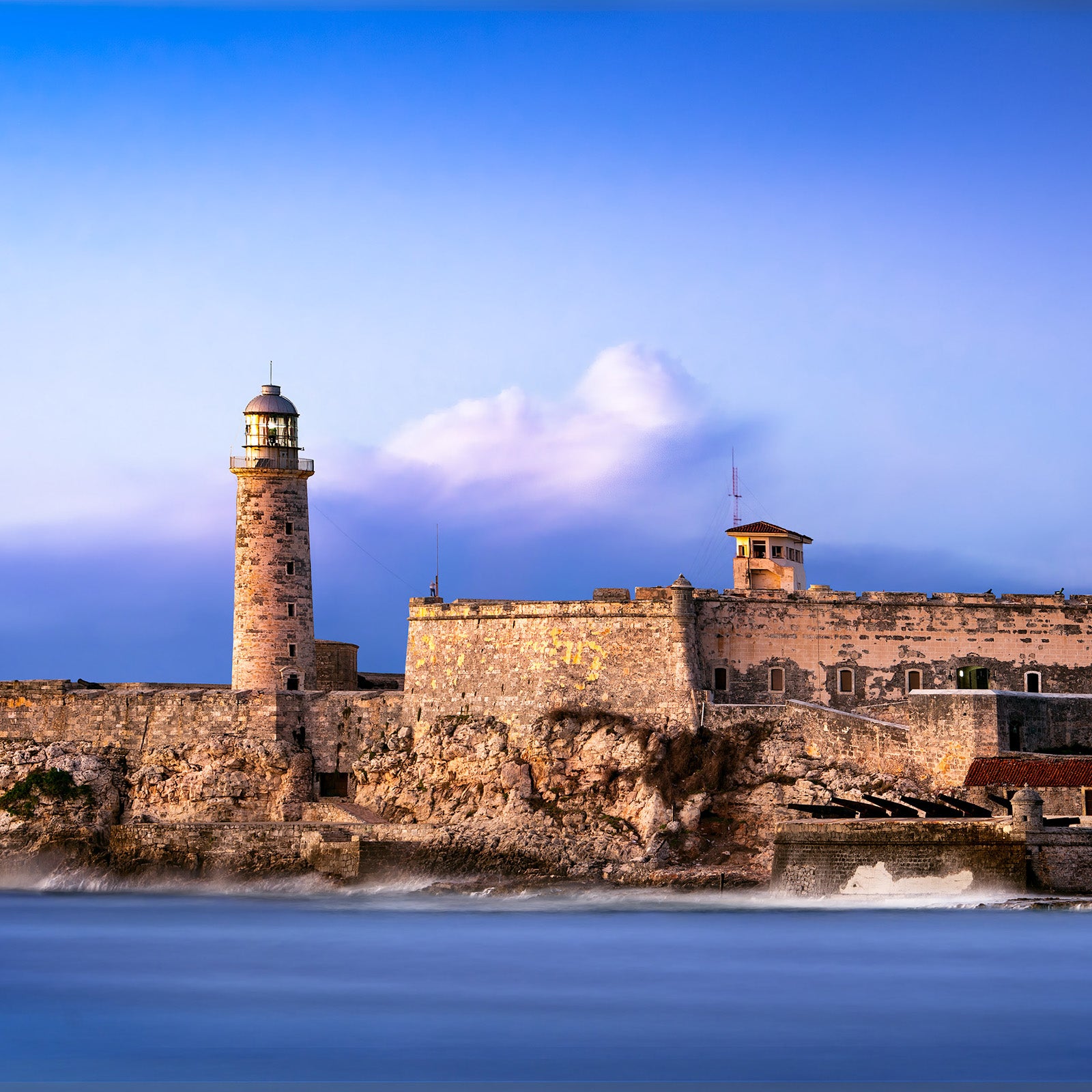 Architecture “Faro Del Castillo SQ” by Phil Carriere – photography with resin on brushed aluminum.