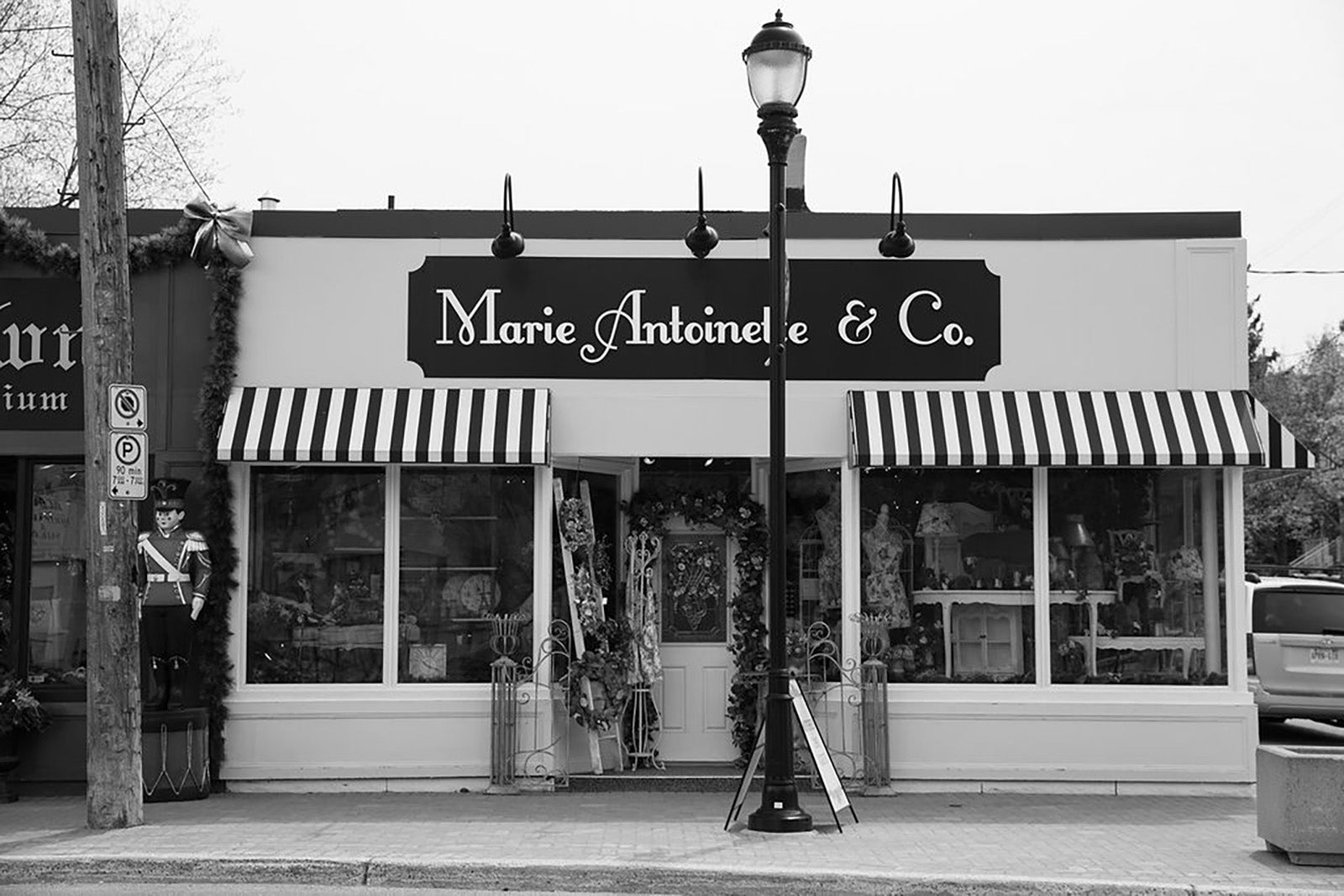 Cityscape “Marie Antoinette” by Ottawa – offset print on paper.