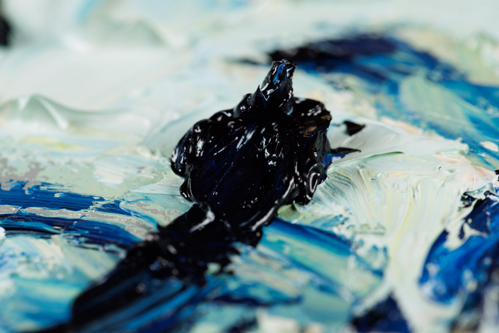 Dans Le Penombre Pres Du Village